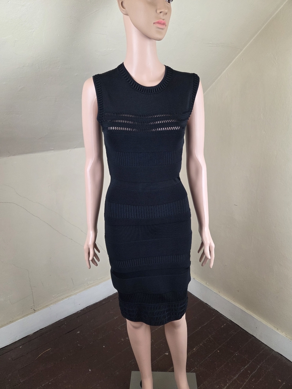 Yigal Azrouël Black Bodycon Knit Dress Sleeveless Stretch Midi Size S Elegant